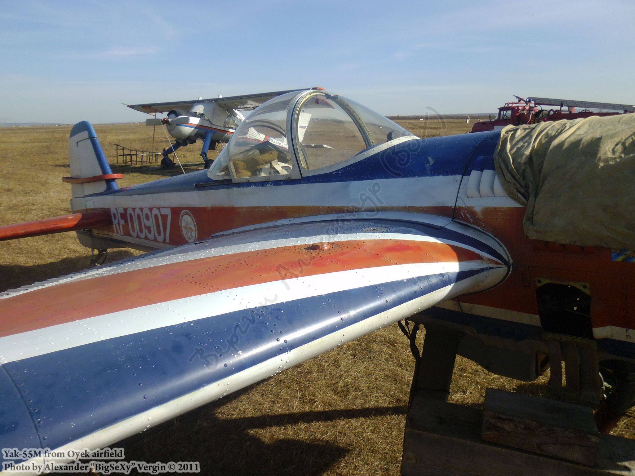 Yak-55M (RF-00907)_Oyek_102