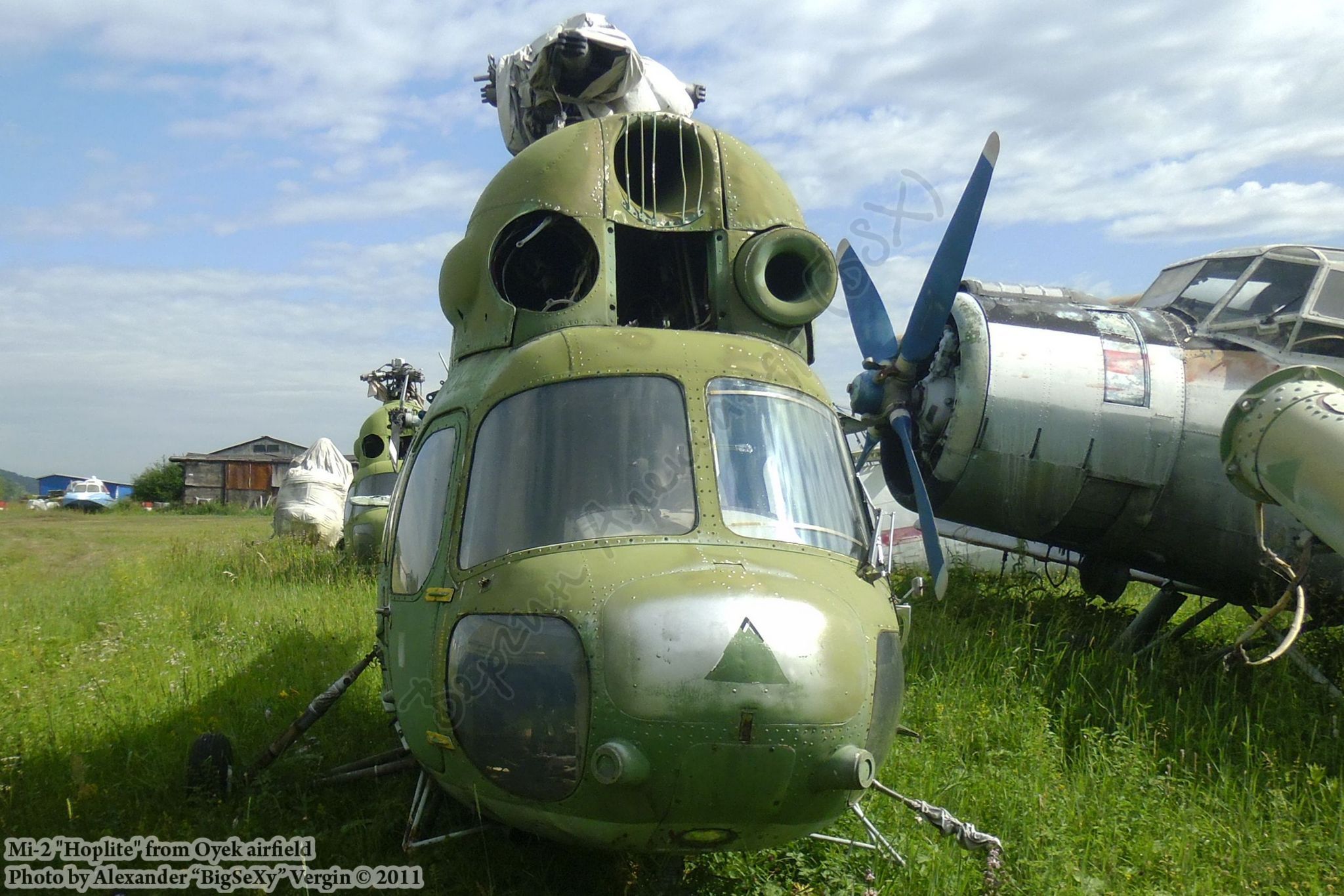 Mi-2 (RA-00960)_Oyek_002