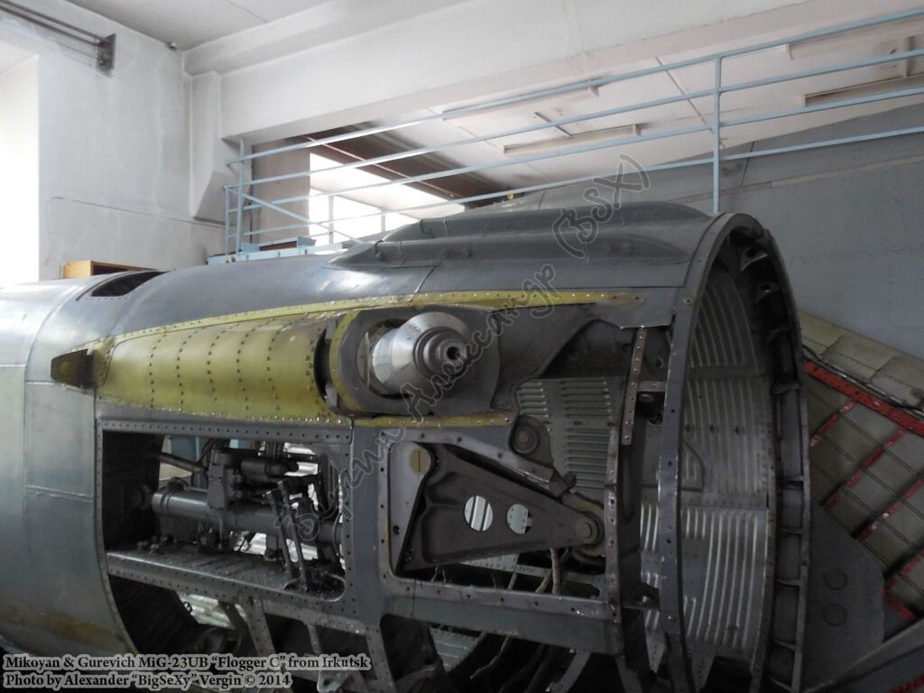 MiG-23UB_284