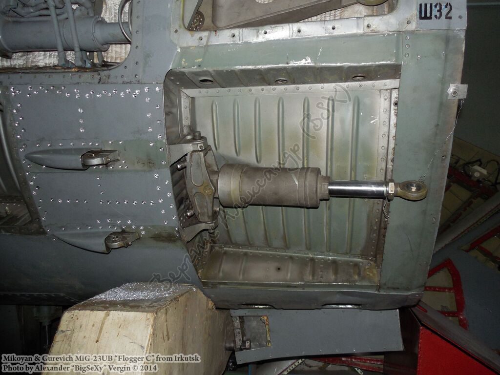 MiG-23UB_297