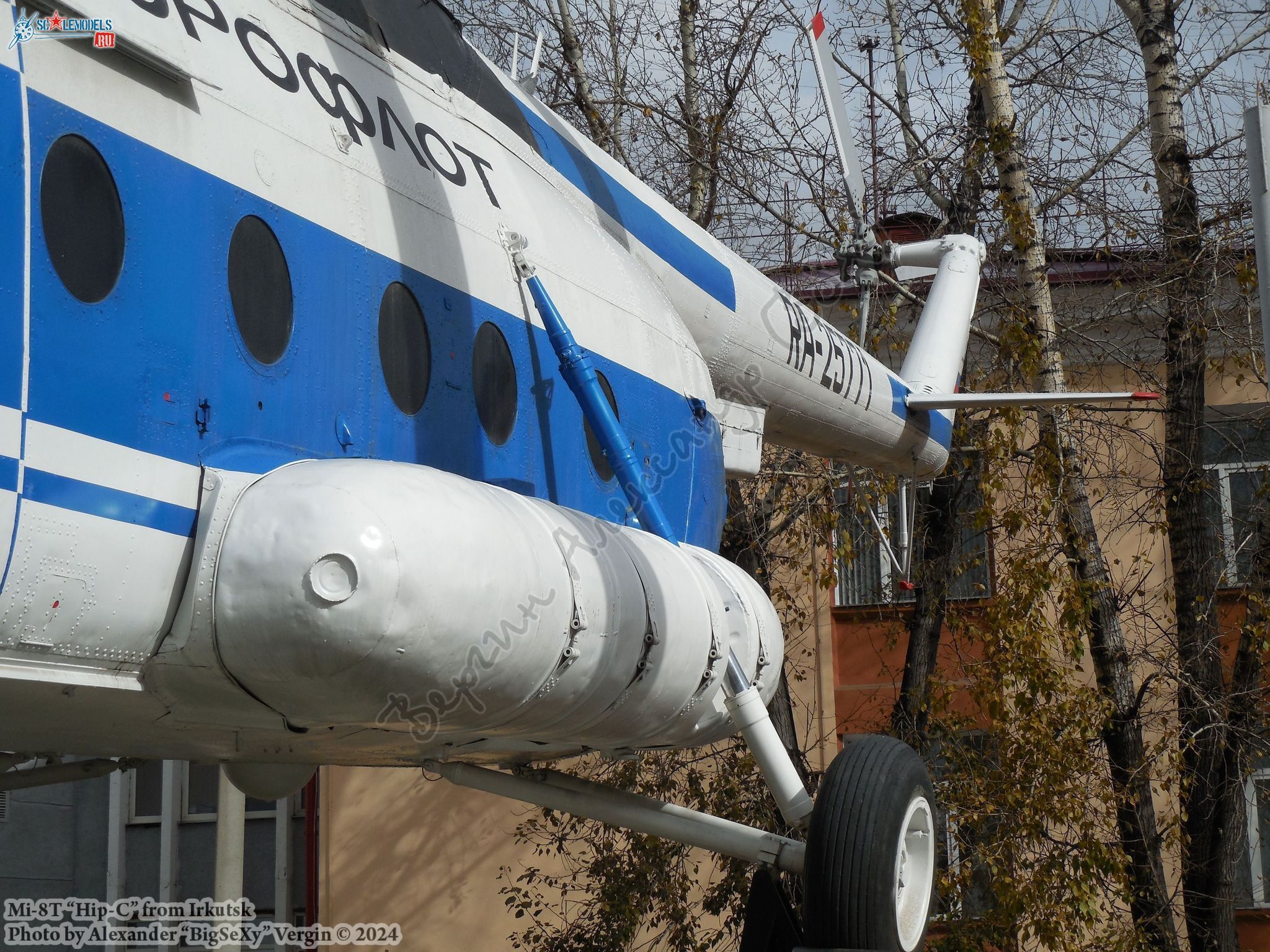 Mi-8T (RA-25771)_MGTU GA_077