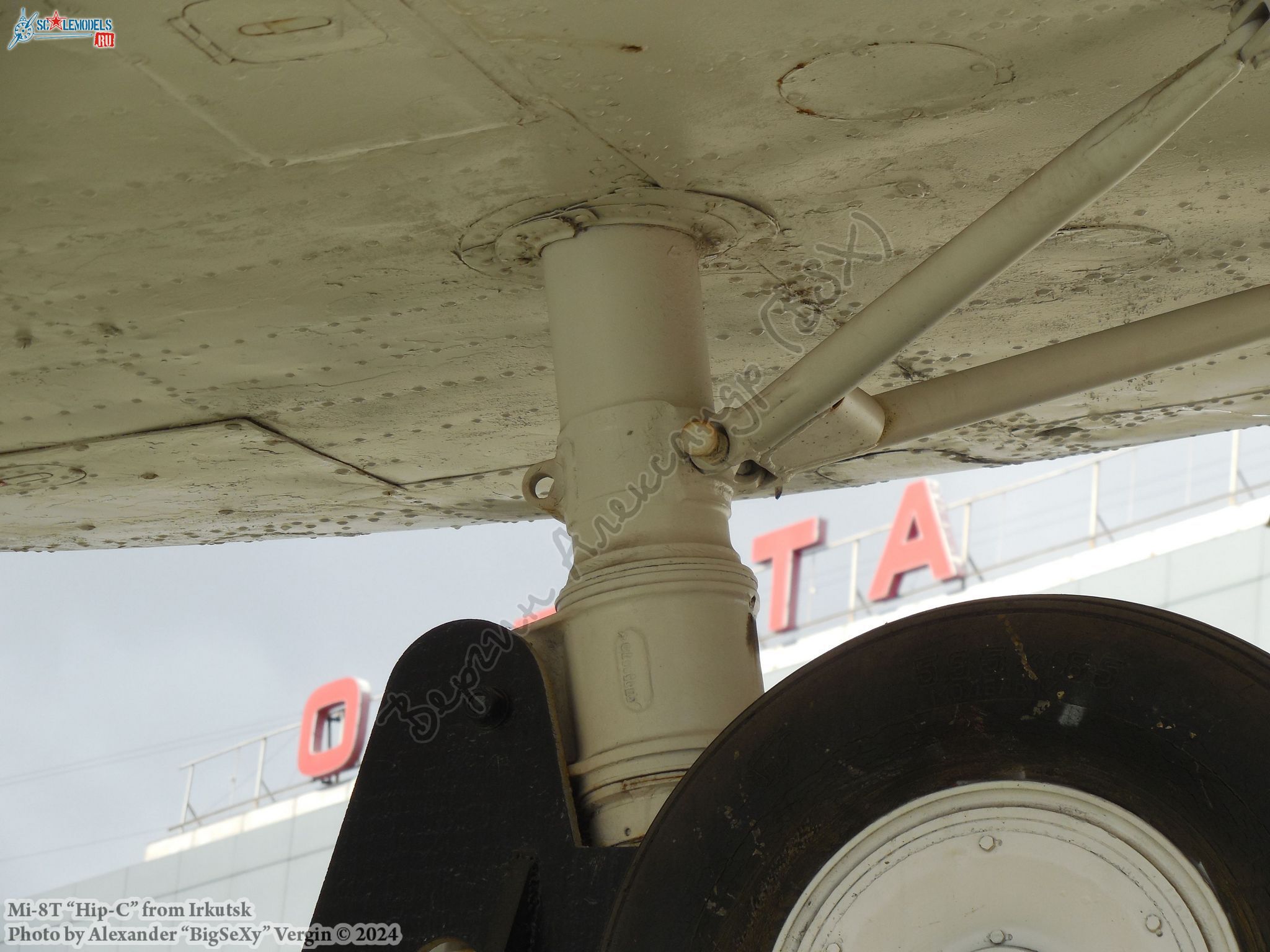 Mi-8T (RA-25771)_MGTU GA_226
