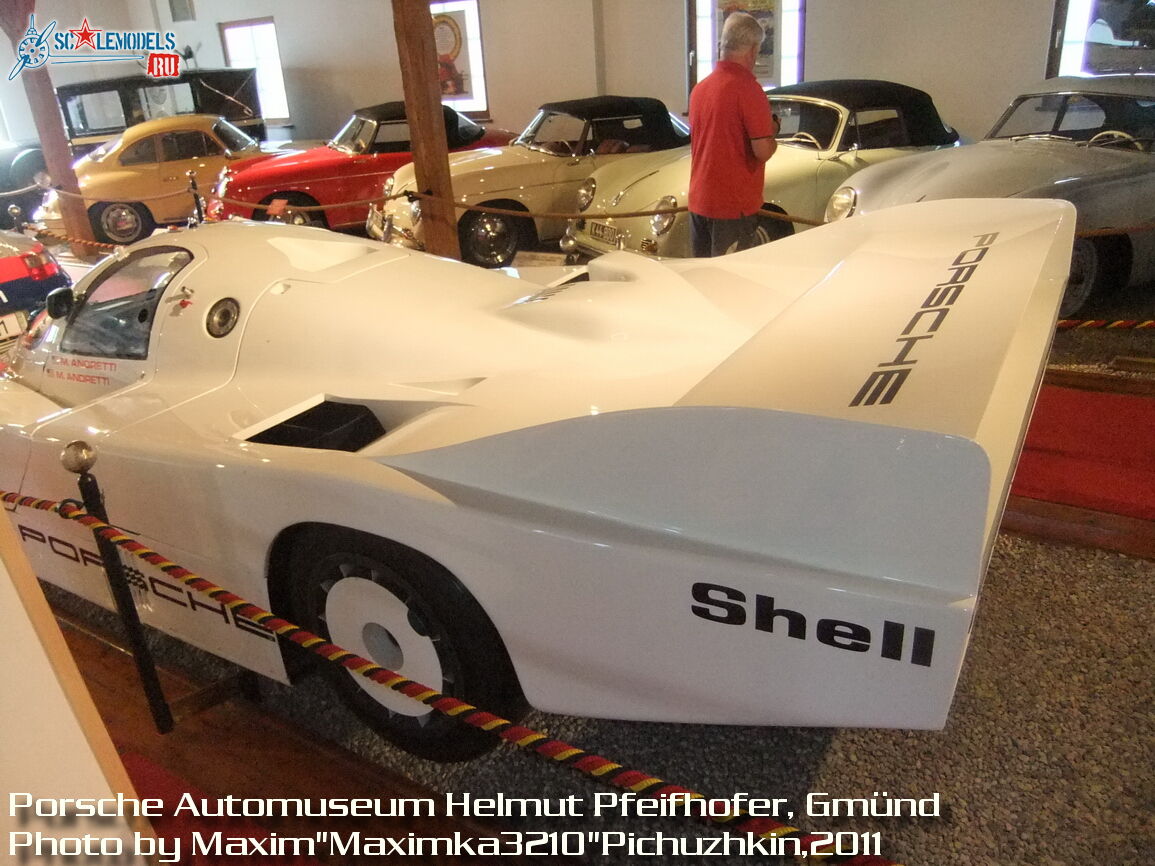 Porsche Museum (68).JPG