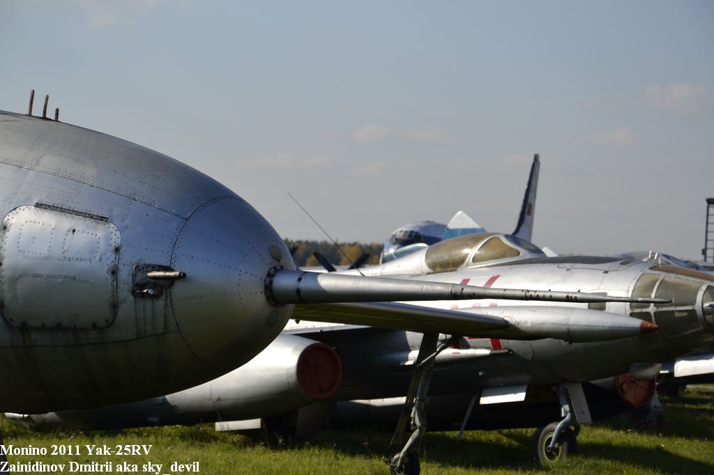 Yak-25RV_010.JPG