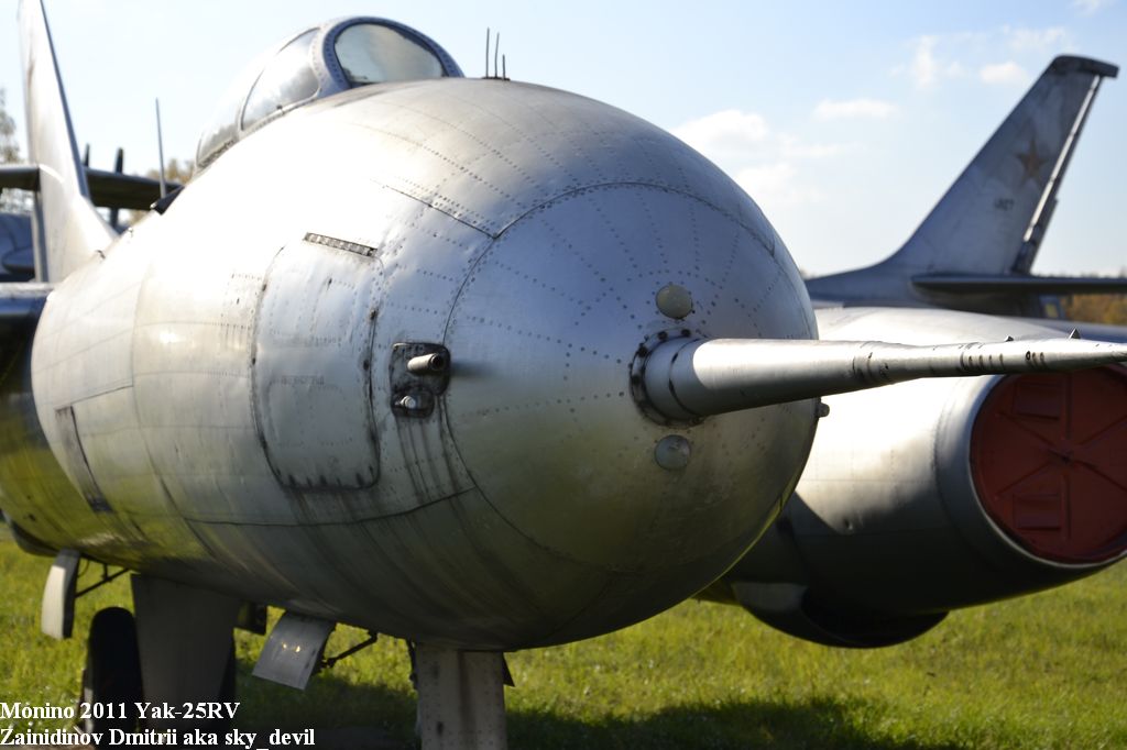 Yak-25RV_014.JPG