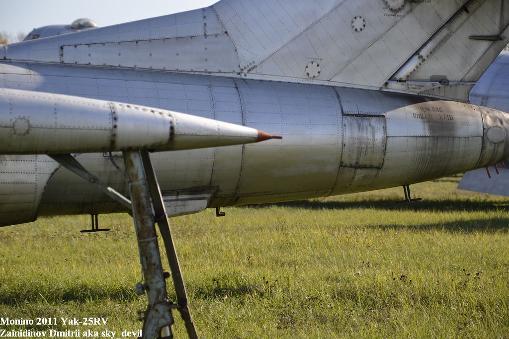 Yak-25RV_047.JPG