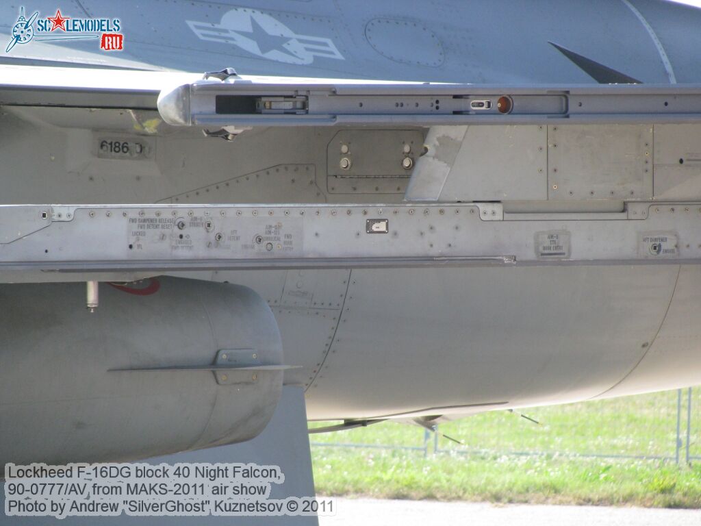 f-16dg_0021.jpg