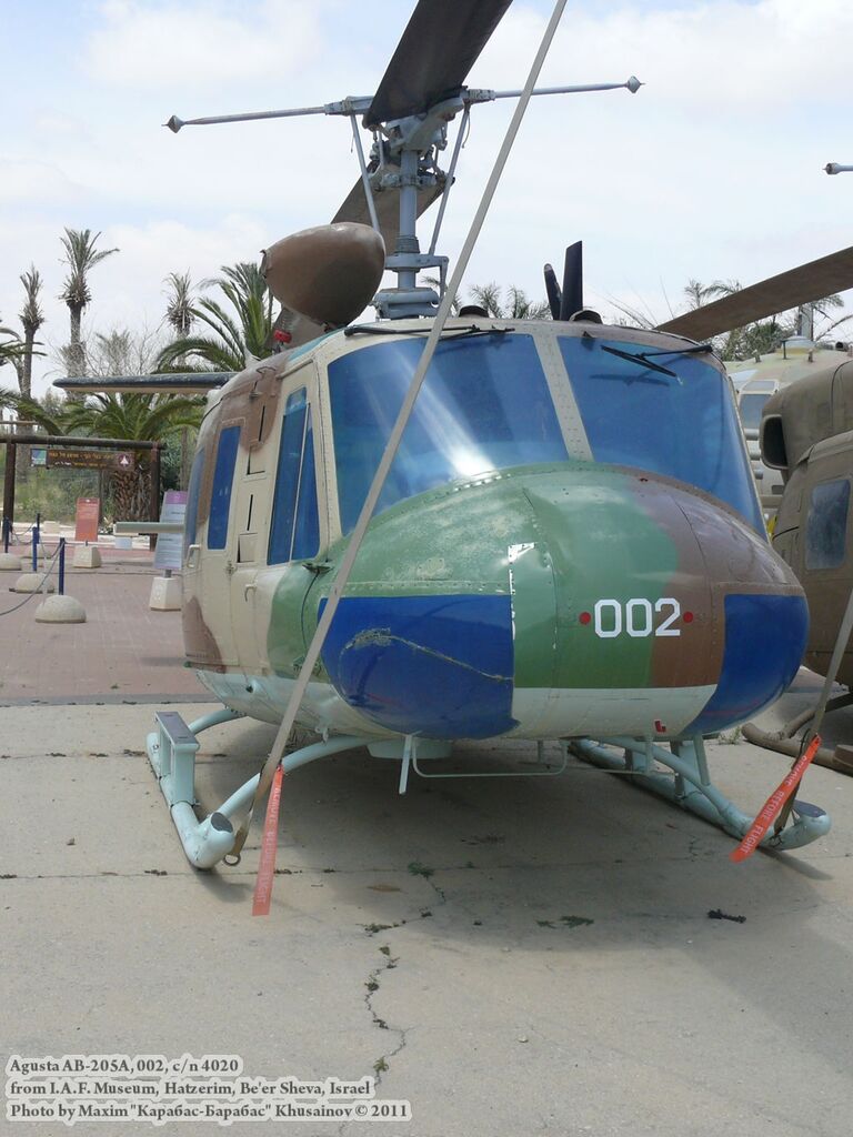 Agusta_AB-205A_0004.jpg