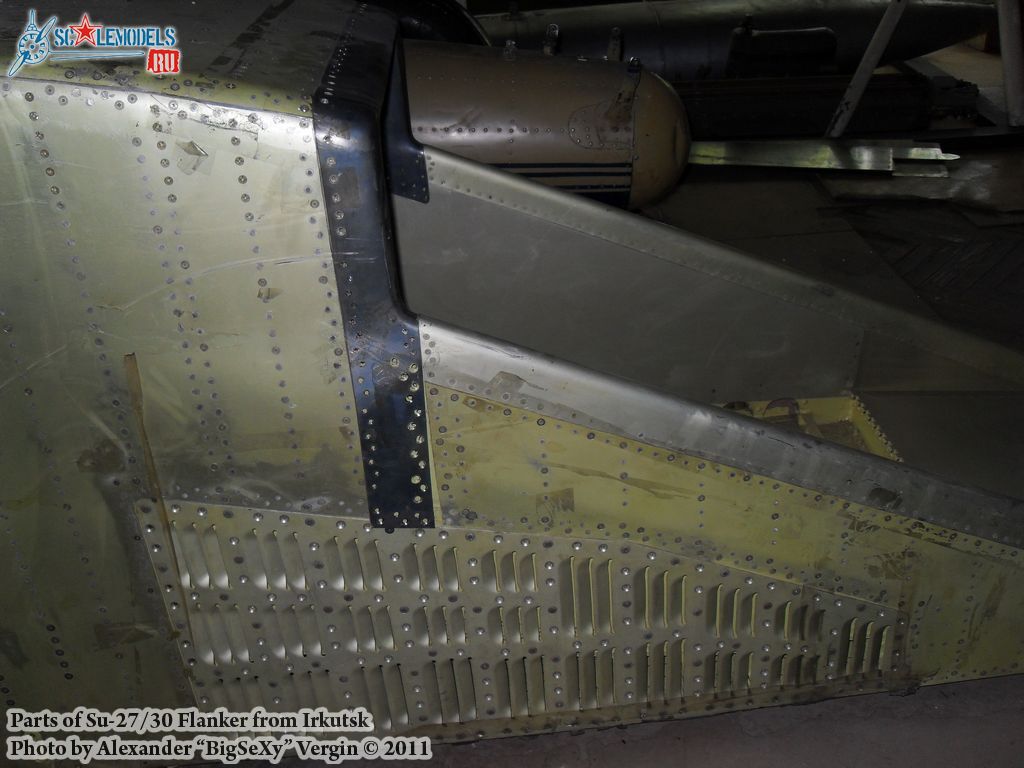 Su-30_parts_26.JPG