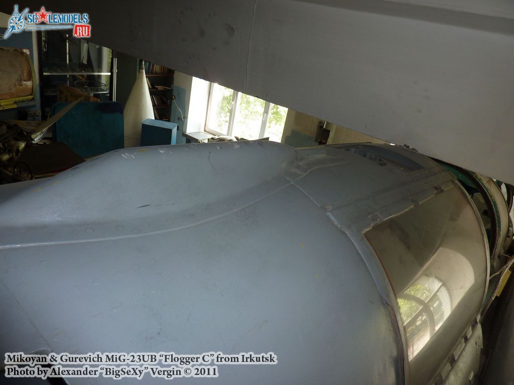 MiG-23UB_200.JPG