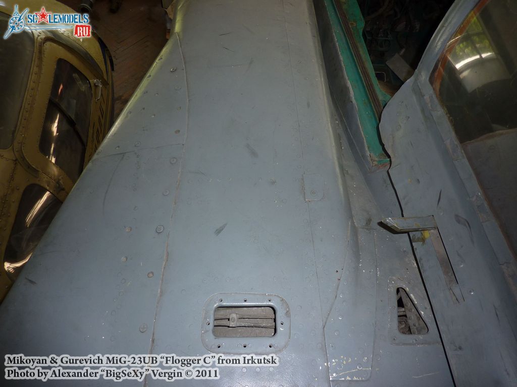 MiG-23UB_168.JPG