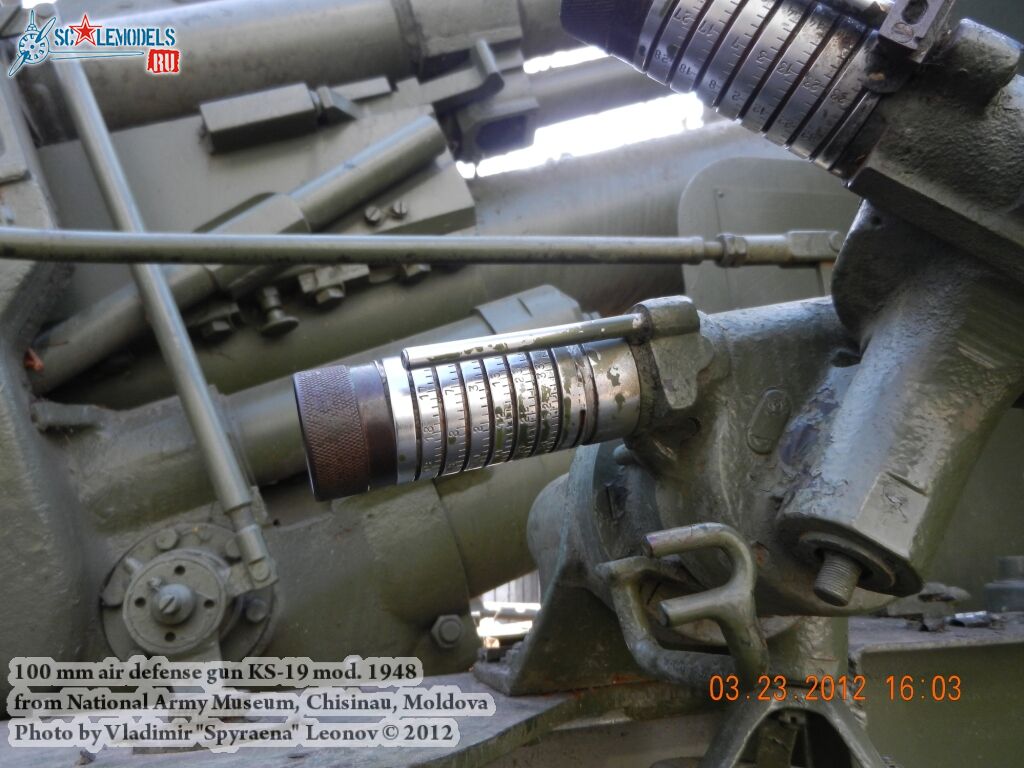 KS-19_AA-gun_0017.jpg