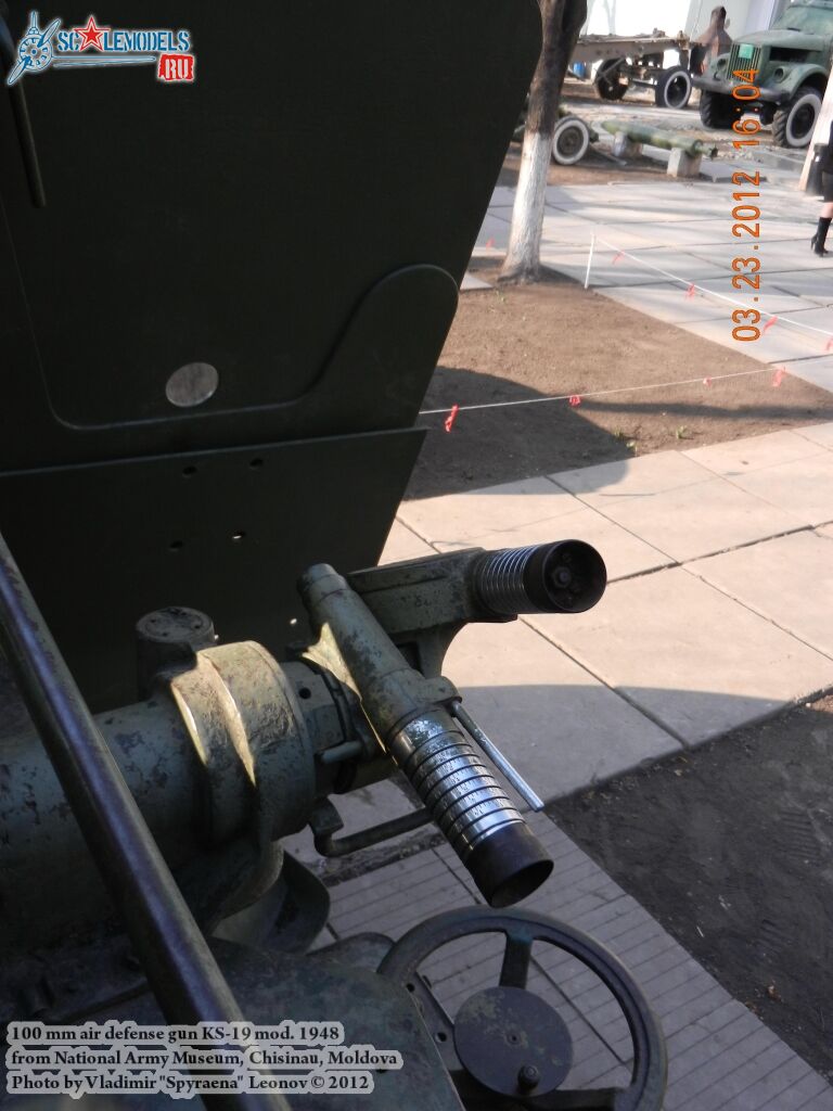 KS-19_AA-gun_0022.jpg