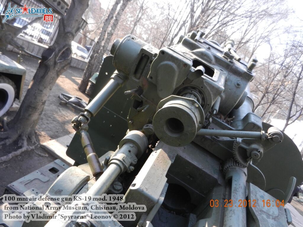 KS-19_AA-gun_0026.jpg