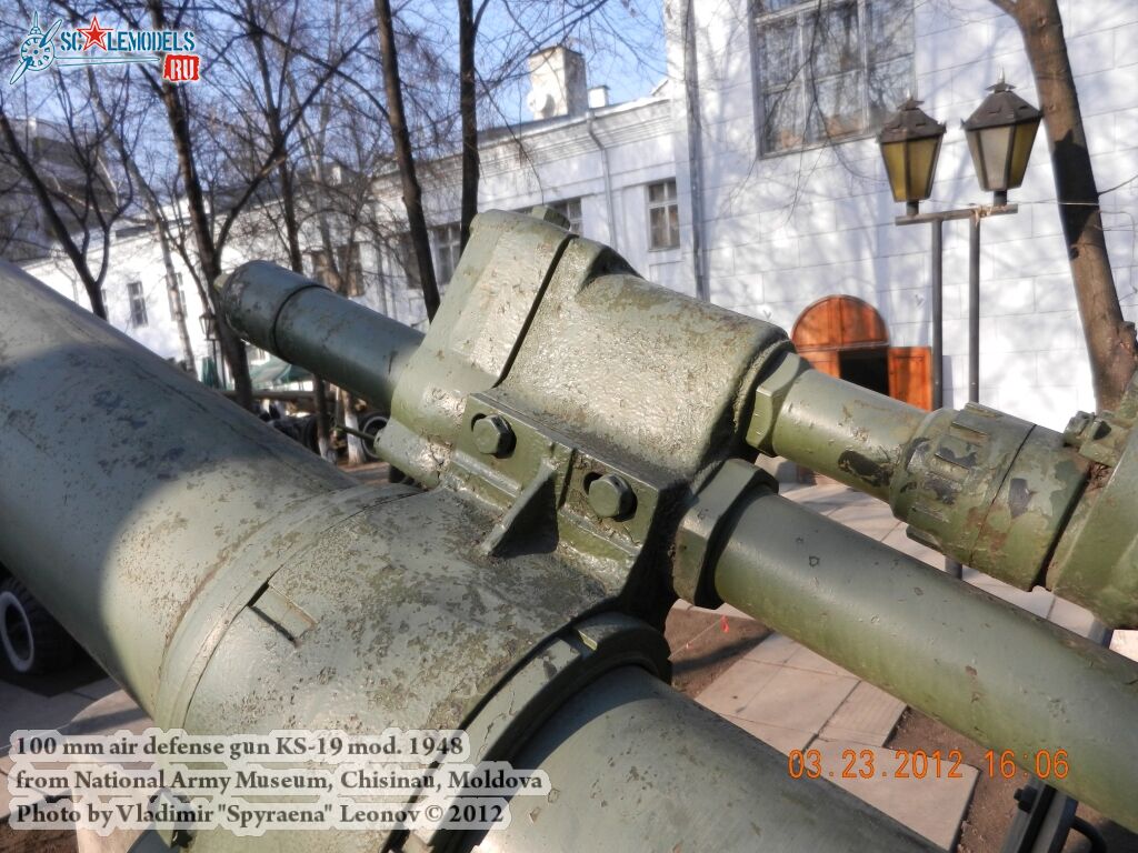 KS-19_AA-gun_0032.jpg