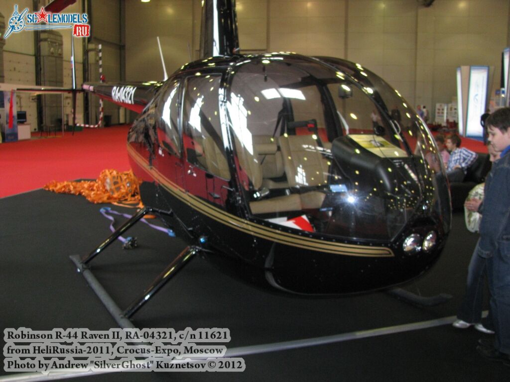 Robinson_R44_0003.jpg