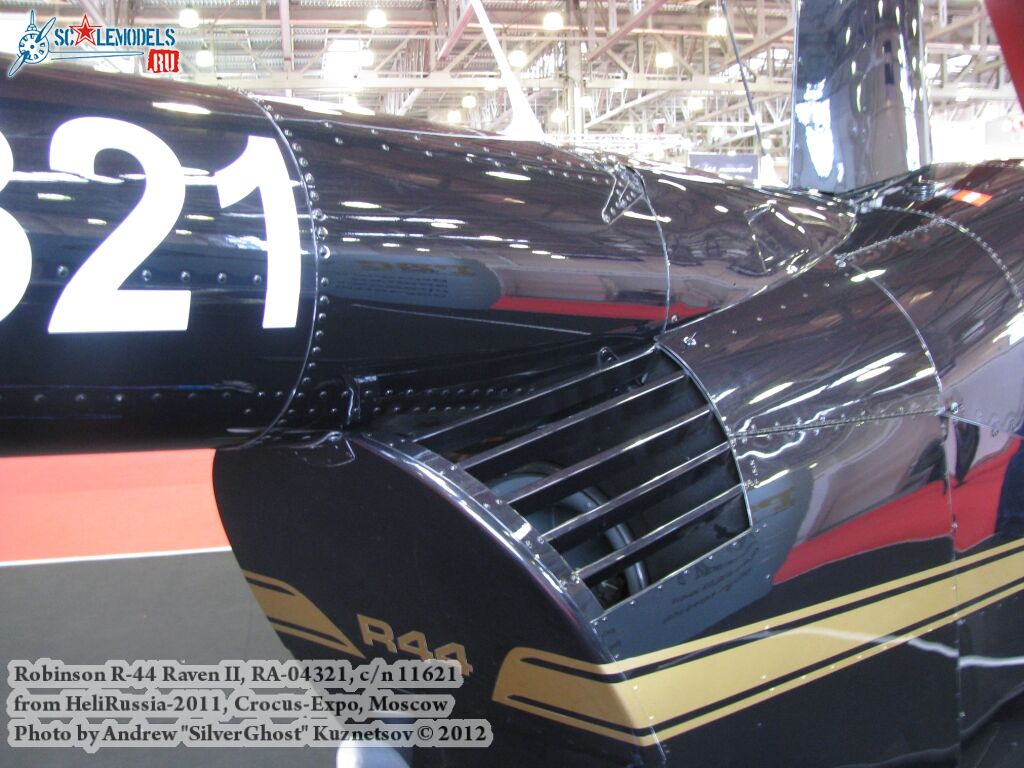 Robinson_R44_0035.jpg