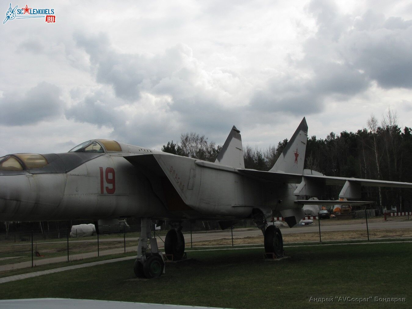 IMG_1813_MiG-25PU_Borovaya.JPG