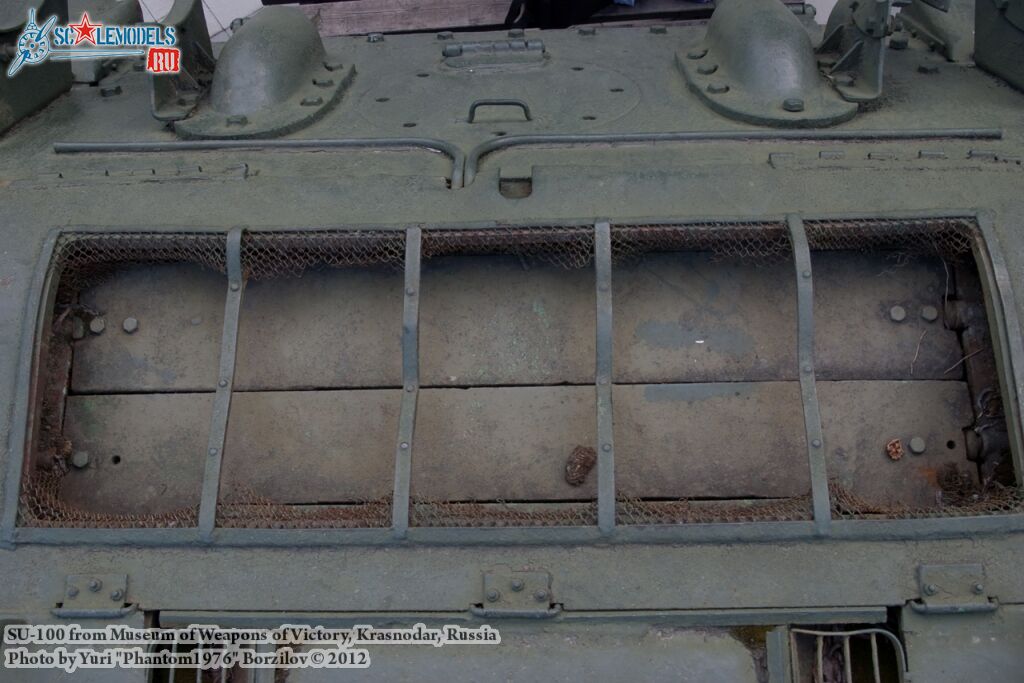 su-100_0008.jpg