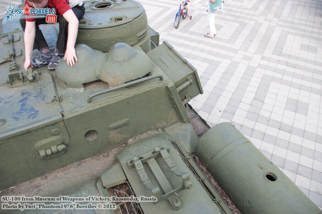 su-100_0014.jpg