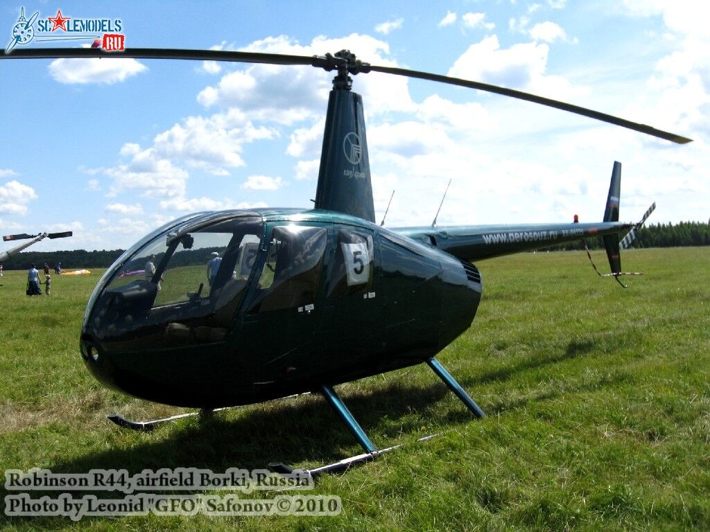 robinson-r44_0000.jpg