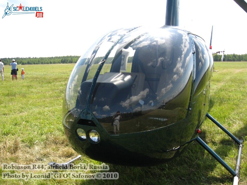 robinson-r44_0001.jpg