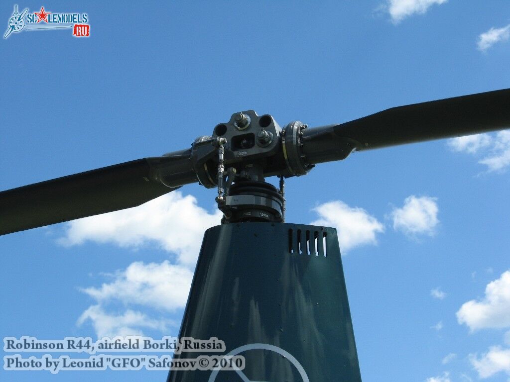 robinson-r44_0007.jpg