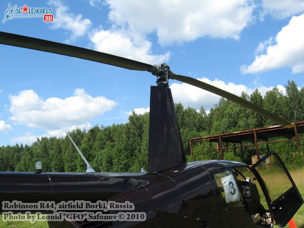 robinson-r44_0024.jpg