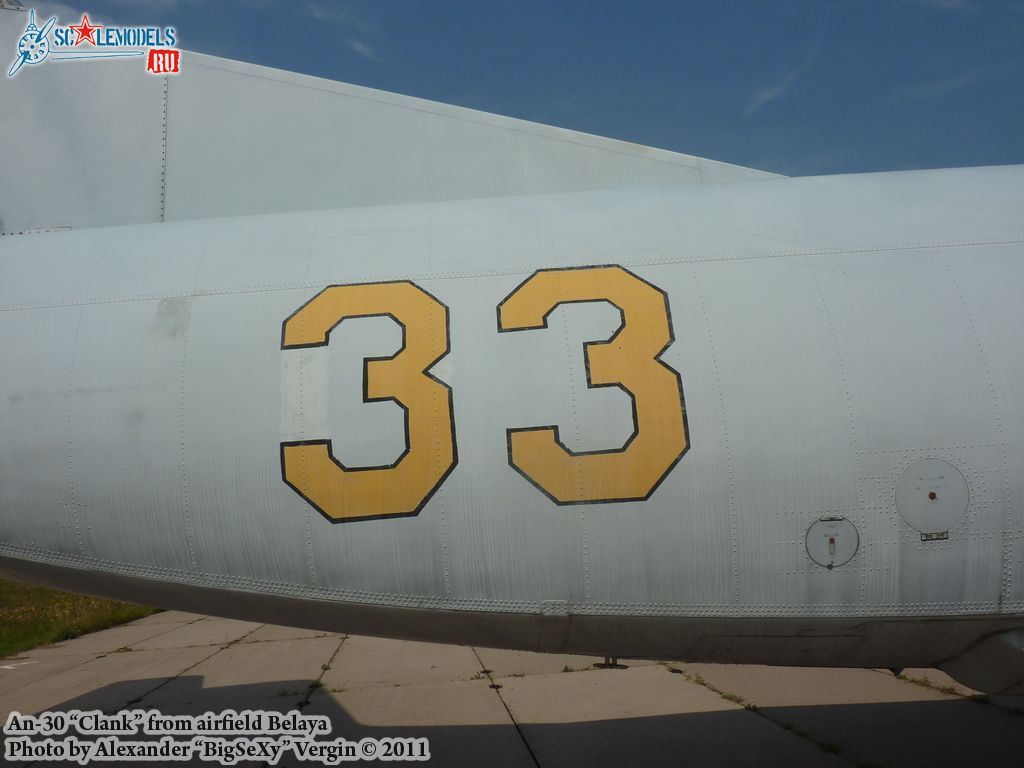An-30_40