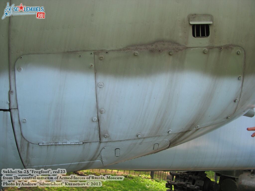 Su-25_Frogfoot_0140.jpg