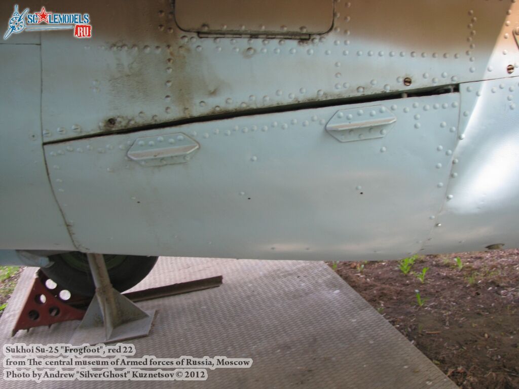 Su-25_Frogfoot_0394.jpg