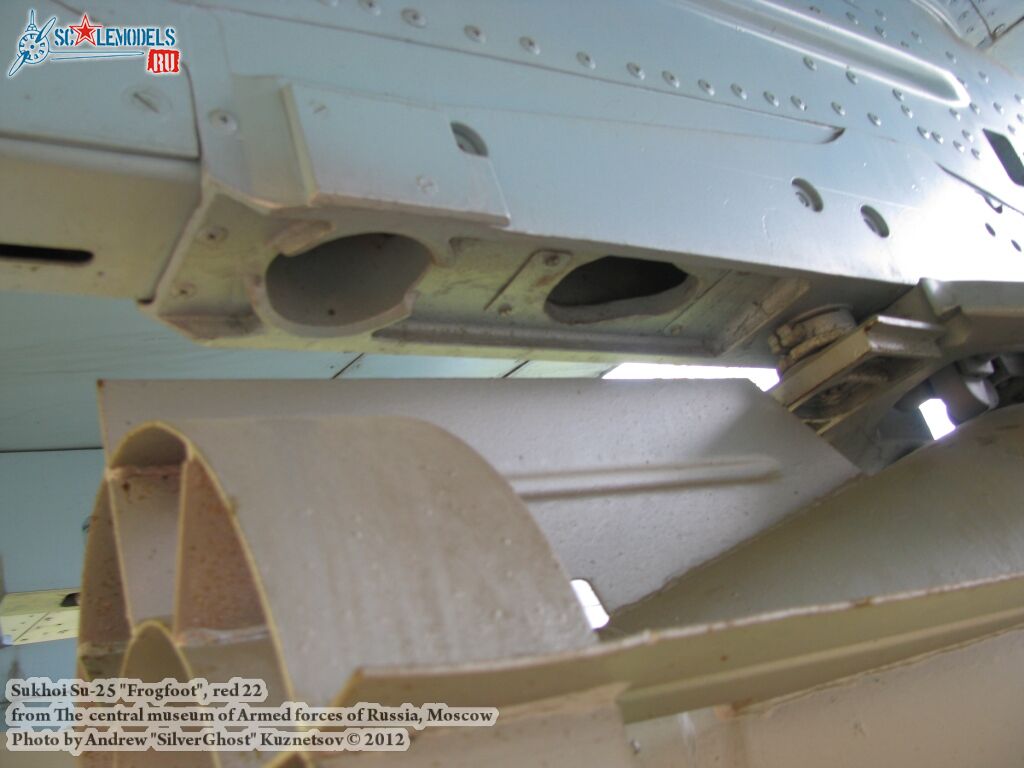 Su-25_Frogfoot_0406.jpg