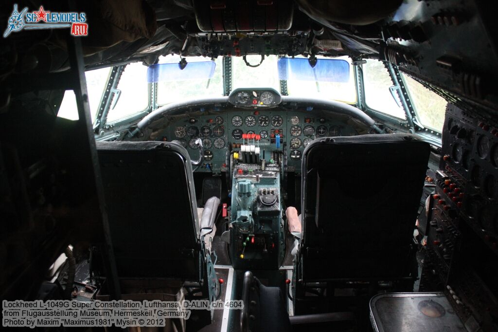 L-1049G_Super_Constellation_0001.jpg