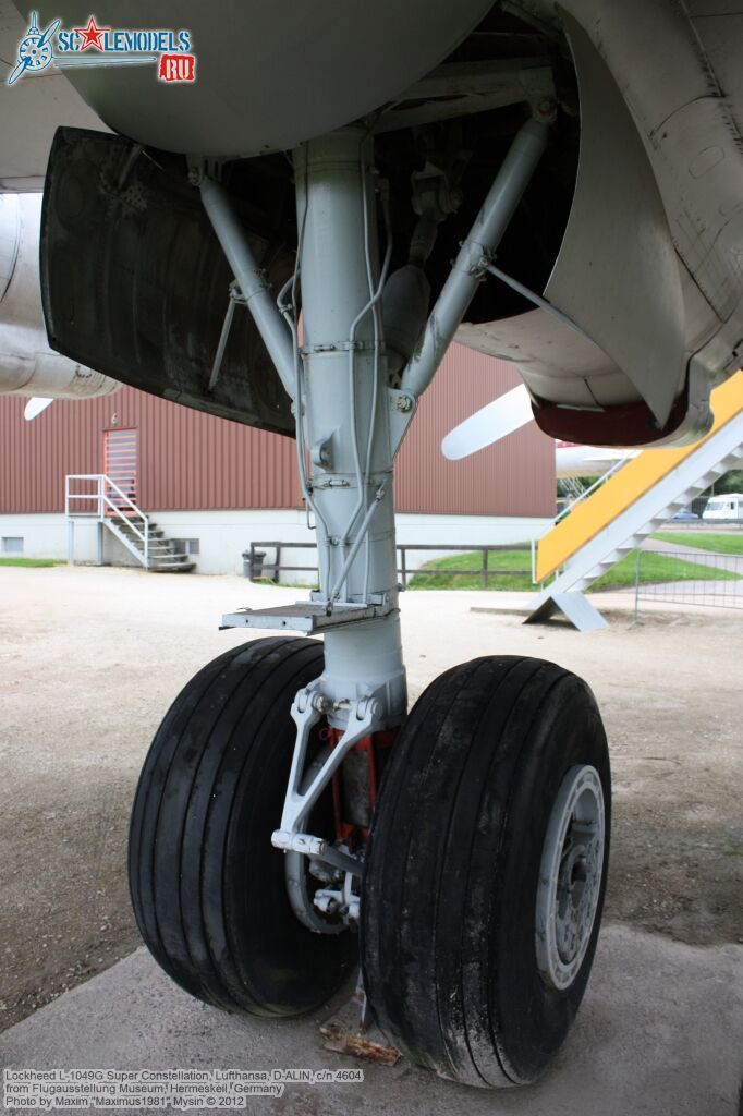 L-1049G_Super_Constellation_0042.jpg