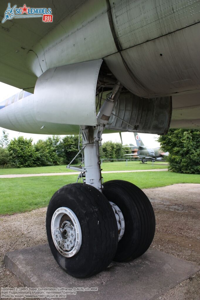 L-1049G_Super_Constellation_0045.jpg