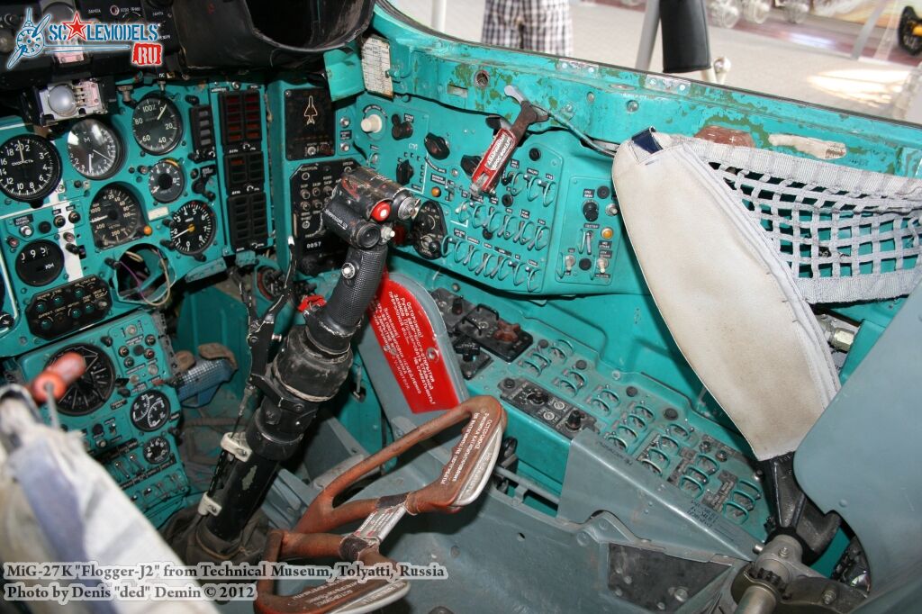 MiG-27_cockpit_0011.jpg