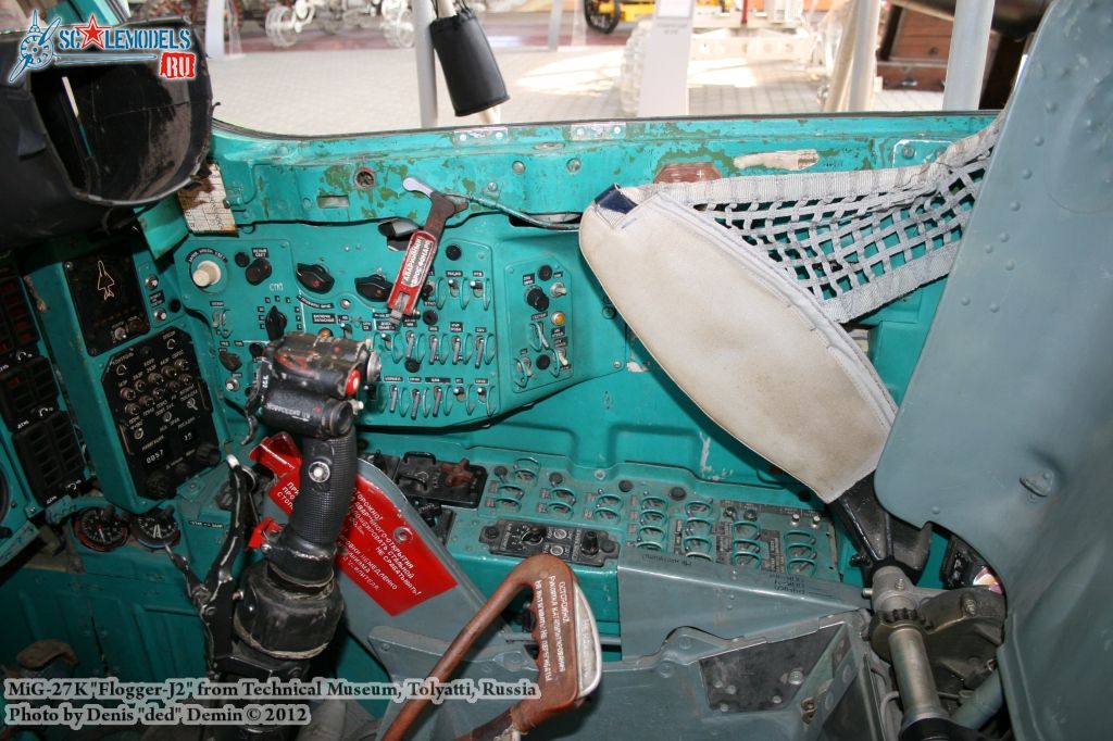 MiG-27_cockpit_0013.jpg