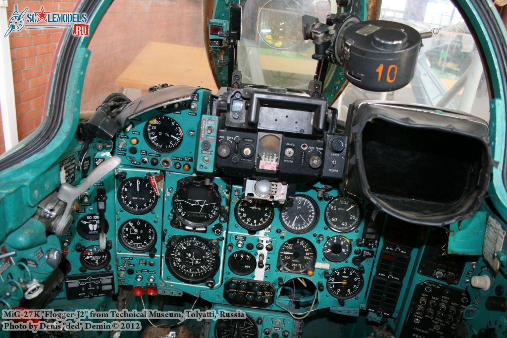 MiG-27_cockpit_0015.jpg