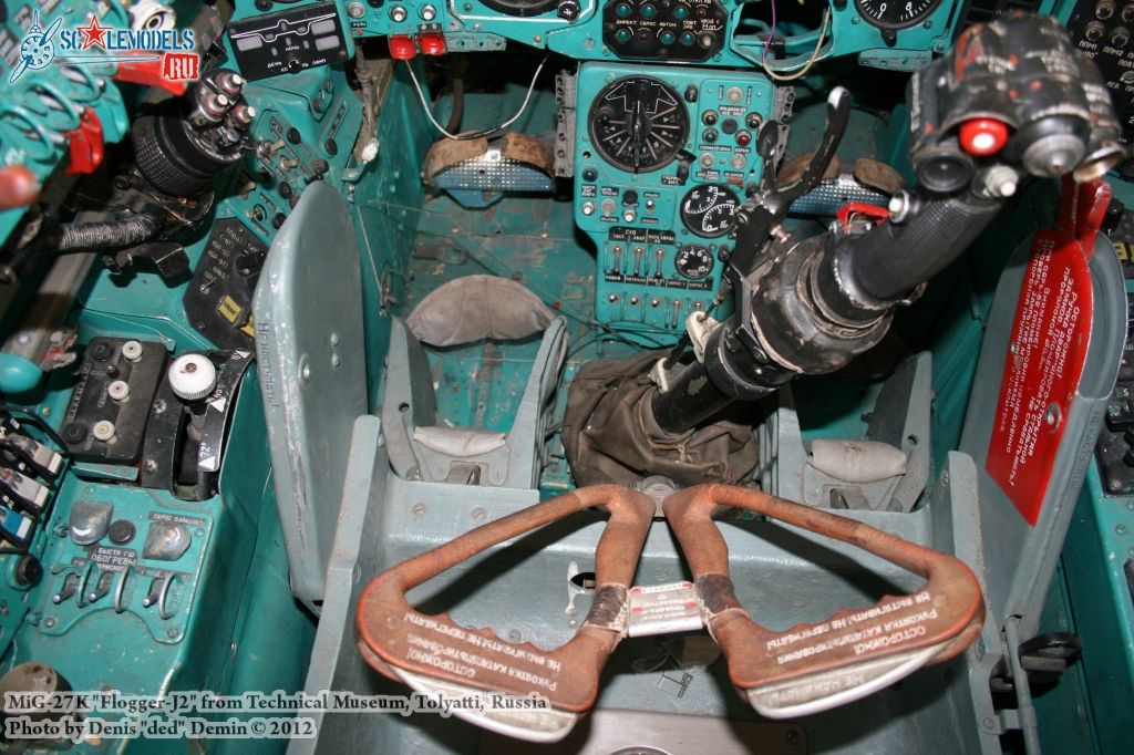 MiG-27_cockpit_0017.jpg