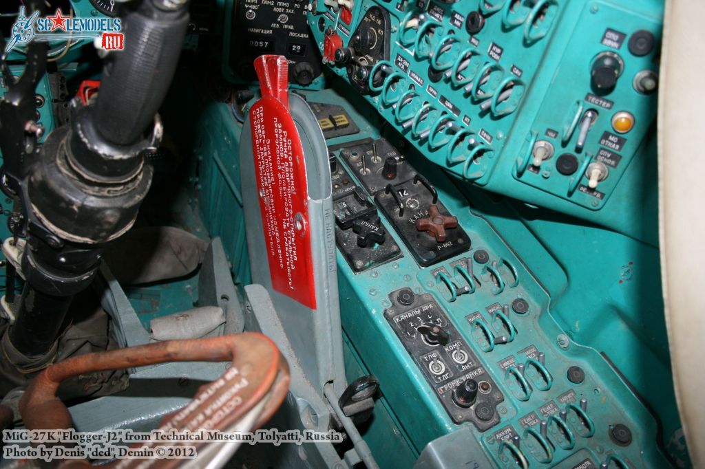 MiG-27_cockpit_0020.jpg