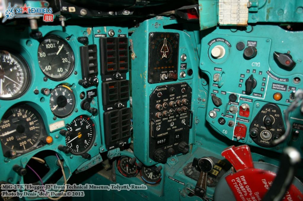 MiG-27_cockpit_0021.jpg