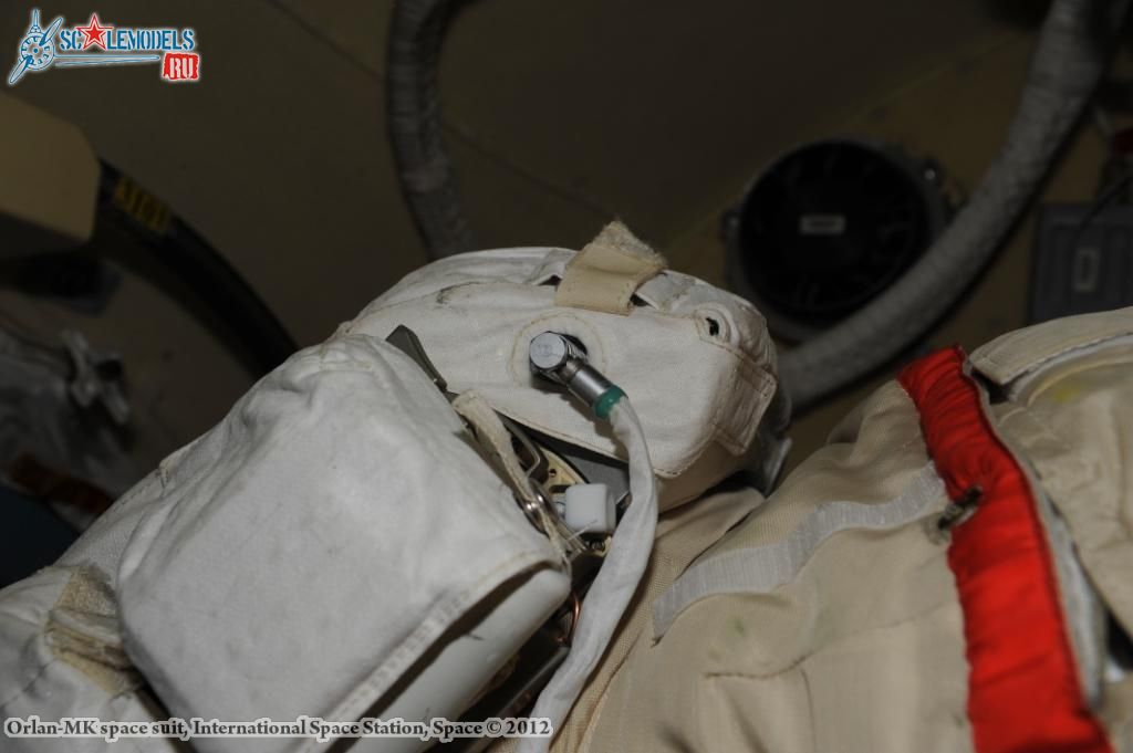 Orlan_space_suit_0025.jpg