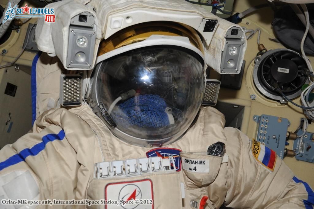 Orlan_space_suit_0018.jpg