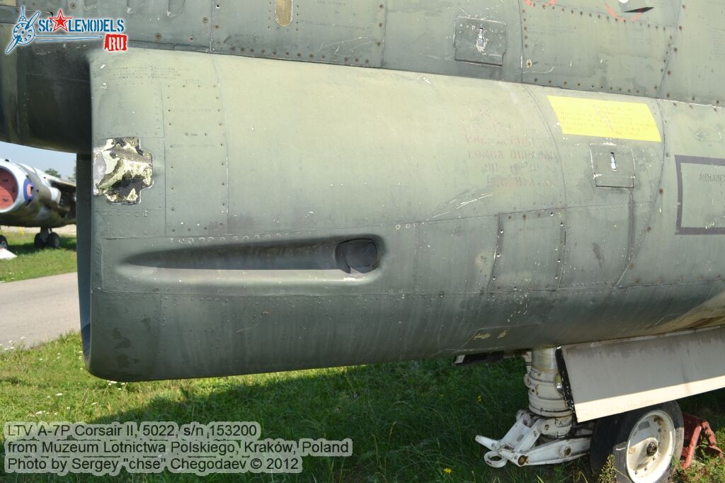 LTV_A-7P_Corsair_II_0004.jpg