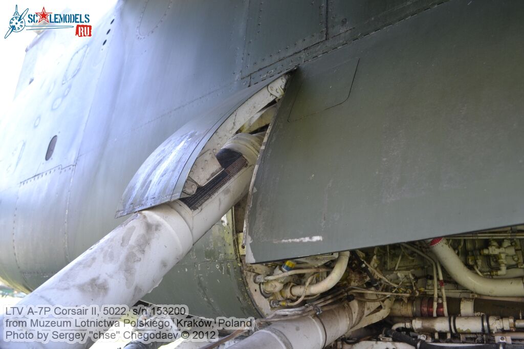 LTV_A-7P_Corsair_II_0024.jpg