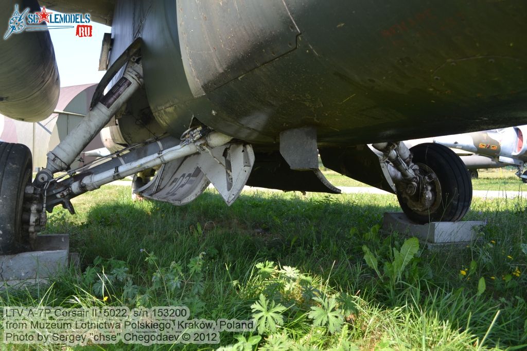 LTV_A-7P_Corsair_II_0043.jpg