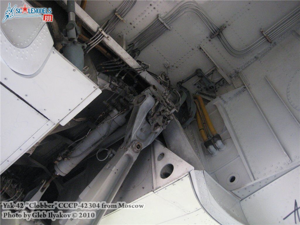 yak-42_0003.jpg