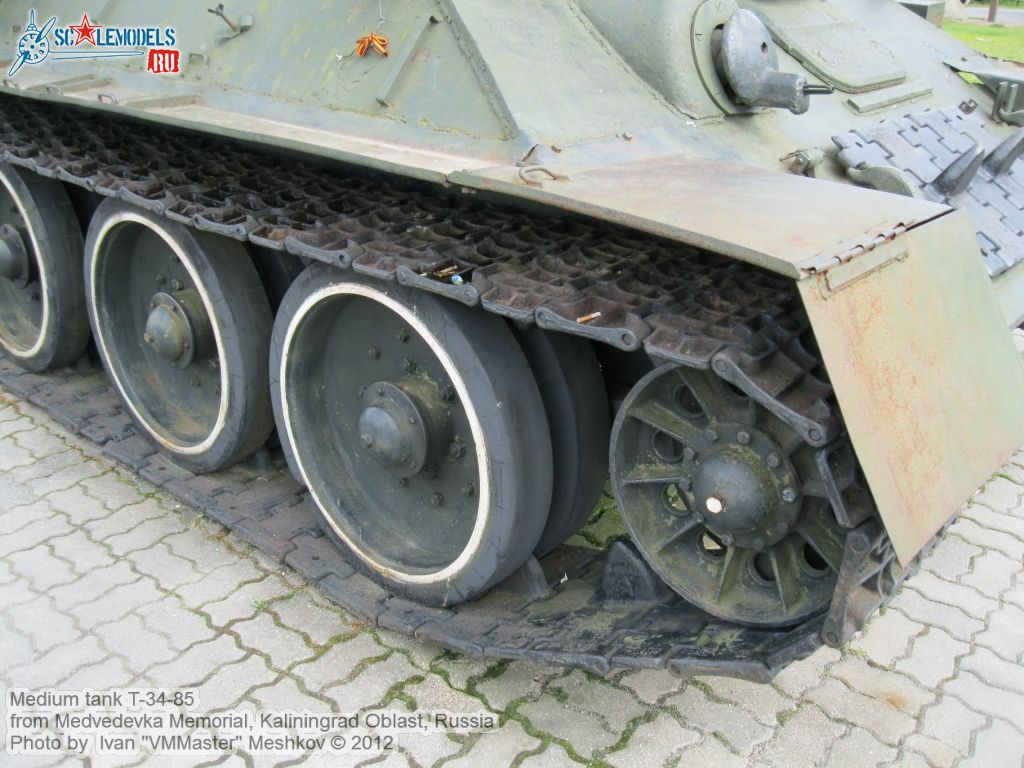 T-34-85_0007.jpg