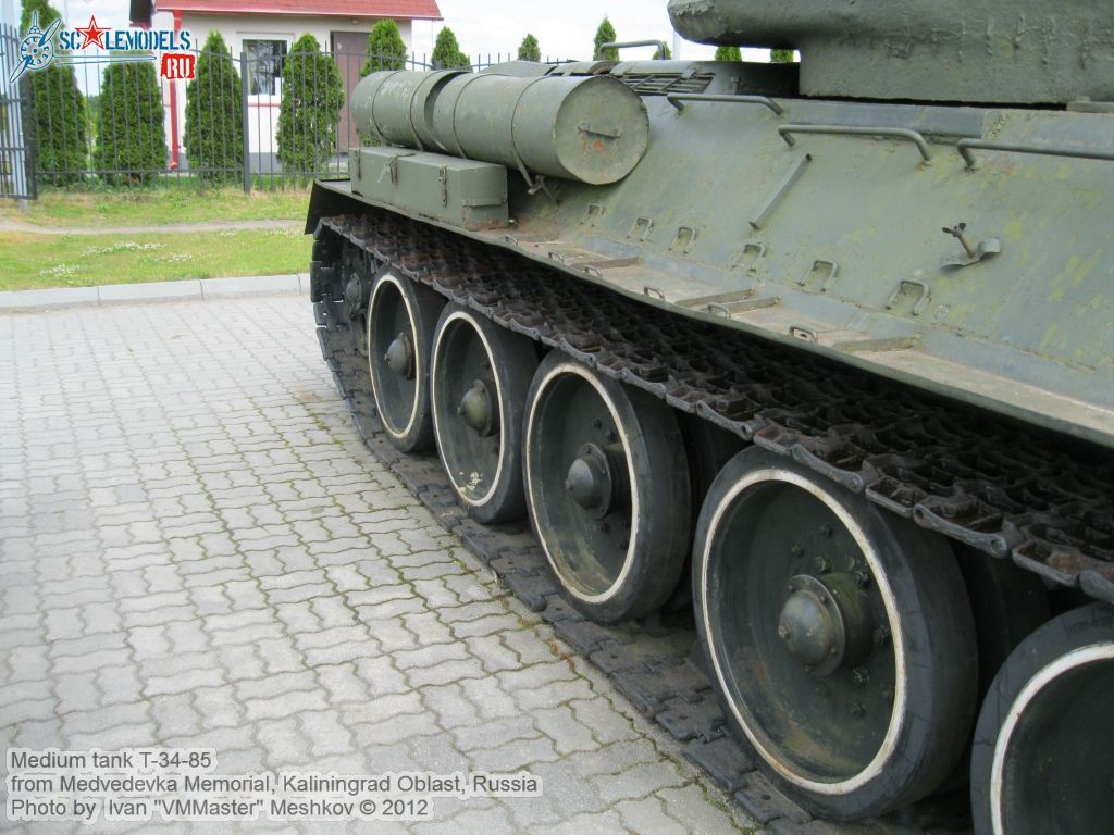 T-34-85_0008.jpg