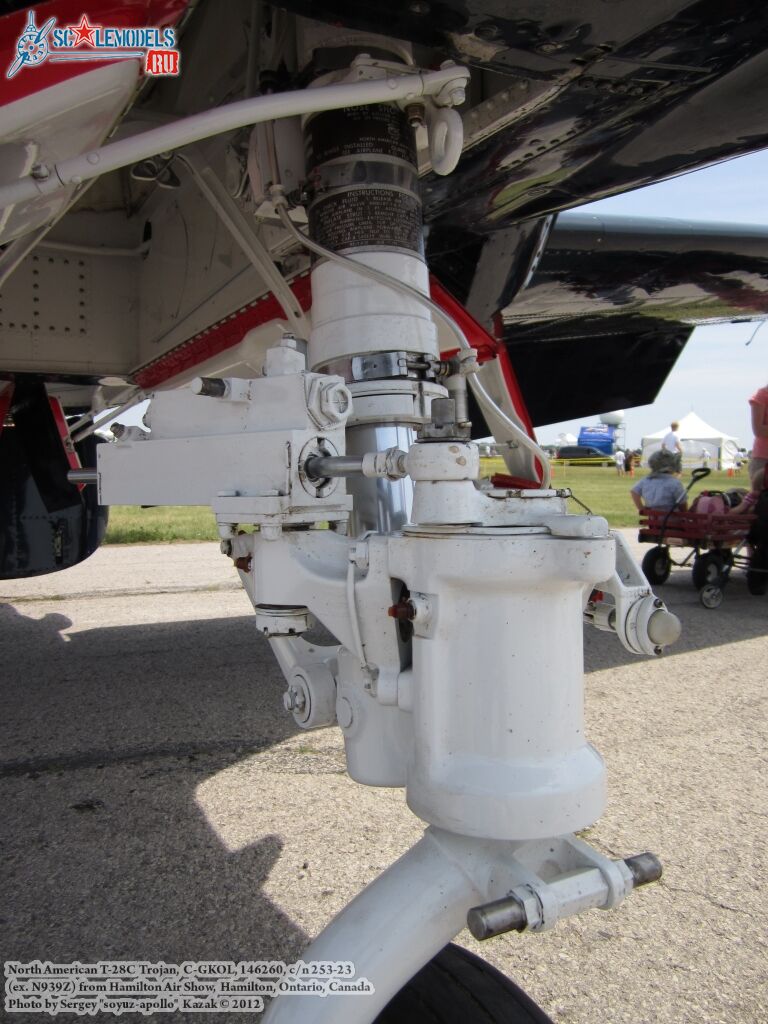 T-28C_Trojan_0100.jpg